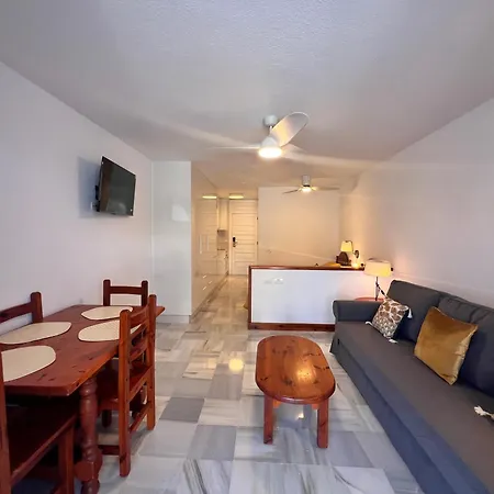 Apartament Modern Studio With Garden View *