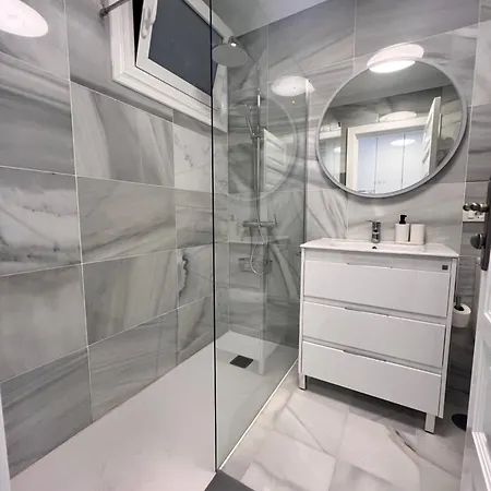 Apartament Modern Studio With Garden View *